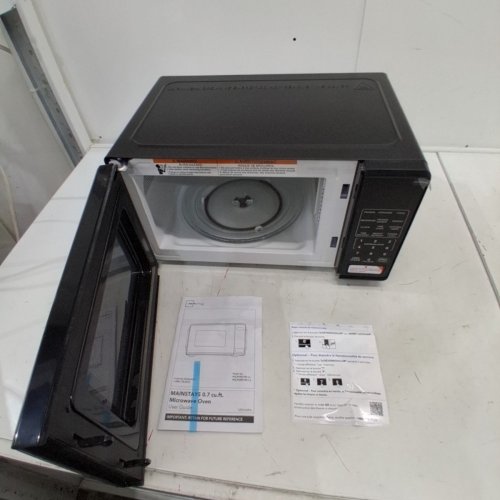 MAINSTAYS COMPACT COUNTERTOP MICROWAVE OVEN - 0.7 CU FT - 700W - BLACK (MODEL: MSCMVB07BK-L2) image 3
