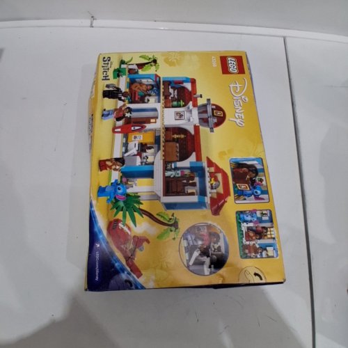 834PC LEGO DISNEY LILO AND STITCH BEACH HOUSE - 9+ (MODEL: 43268) image 3