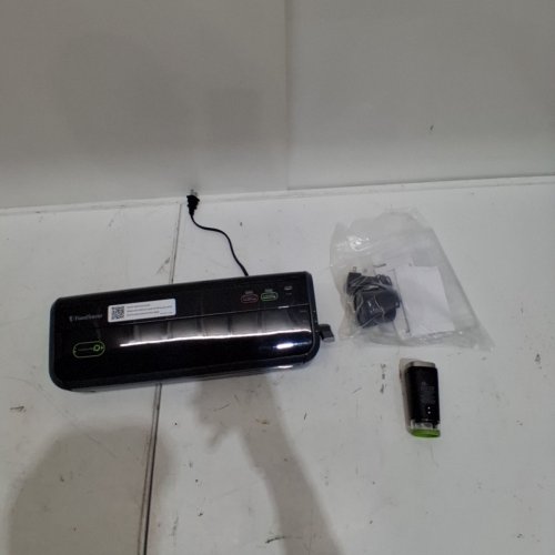 FOODSAVER VACUUM SEALER WITH STARTER KIT - COMES WITH ROLL OF SEAL BAGS & ACCESSORY HOSE - BLACK - (MODEL : FM2000-033) image 3