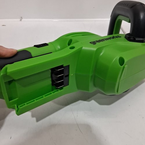 GREENWORKS CORDLESS BATTERY OPERATED OUTDOOR HEDGE TRIMMER *TOOL ONLY* - 24V - GREEN (MODEL: HT24B05) image 7