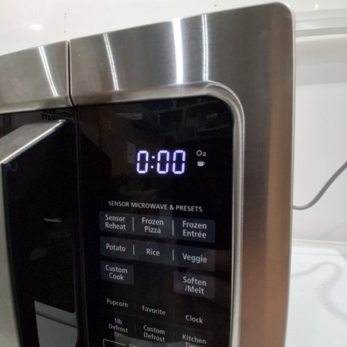 TOSHIBA COMPACT COUNTERTOP MICROWAVE OVEN - 1.2CU.FT - 1500W - STAINLESS STEEL (MODEL: ML-EM31P(SS)/CA) image 2