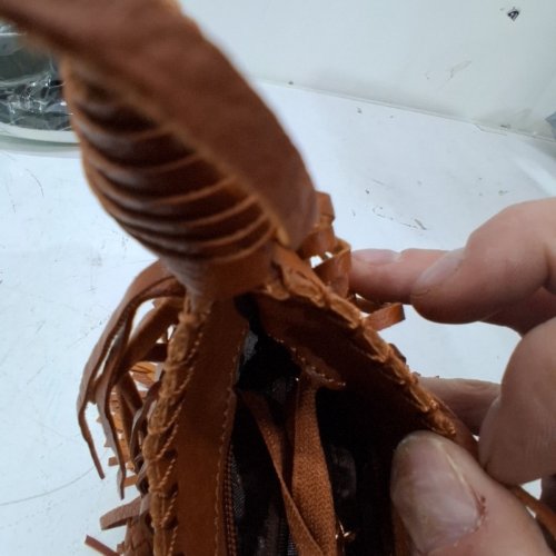 VINTAGE LEATHER HOBO STLYE FRINGED HANDBAG - BROWN image 3
