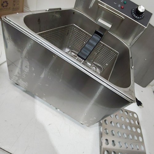 POCEZO ELECTRIC DEEP FRYER - 6L - 110V - SILVER image 4