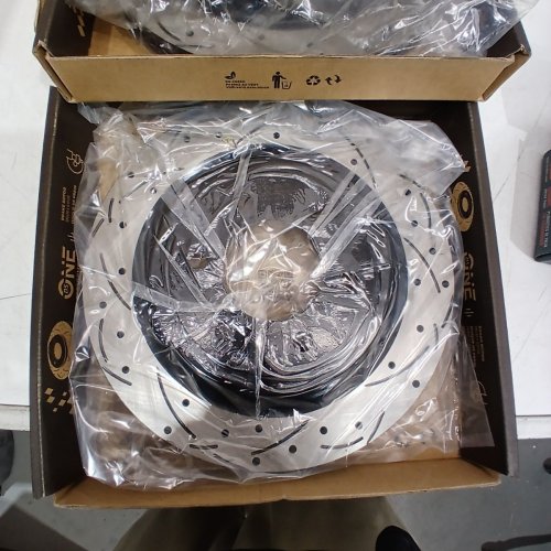 DS-ONE REAR COATED DRILLED SLOTTED DISC BRAKE ROTOR AND CMX BRAKES REAR CERAMIC DISC BRAKE PADS - 2022-2023 FORD LIGHTNING - image 6