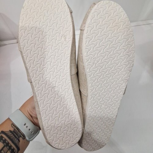 WOMEN'S TIME AND TRU CANVAS SLIP-ON SHOES - SIZE 9 - BEIGE (STYLE: 22HARMONYM26) image 4