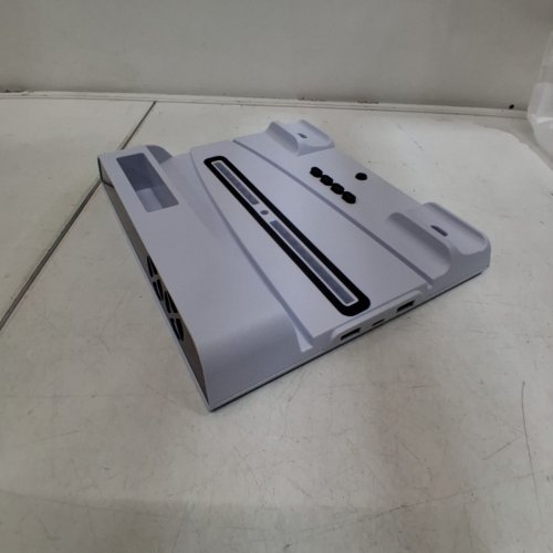 SURGE MULTI-FUNCTION CHARGING STAND PLAYSTATION 5 PS5 DIGITAL AND DISC VERSION WITH COOLING FANS 2 CHARGE DOCKS FOR DUALSENSE CONTROLLERS - WHITE (MODEL: SG20013) image 4