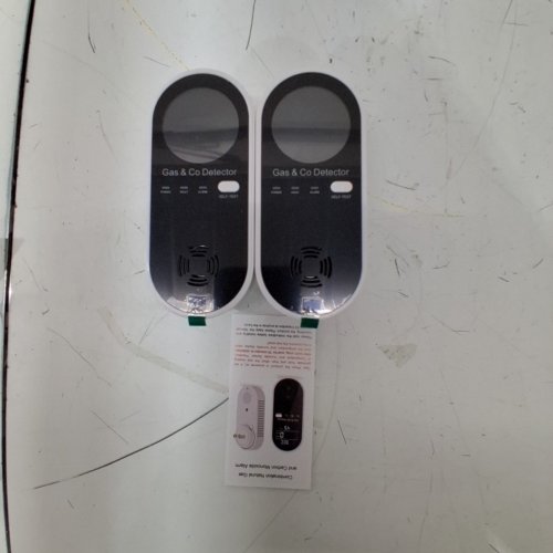 2PK KH ALERT PLUG IN 4 IN 1 CARBON MONOXIDE, NATURAL GAS ,TEMPERATURE AND HUMIDITY DETECTOR - BLACK/WHITE (MODEL: KH158) image 2