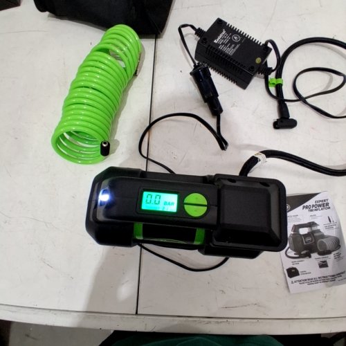 SLIME HEAVY DUTY TIRE INFLATOR - 12V - GREEN/BLACK image 2