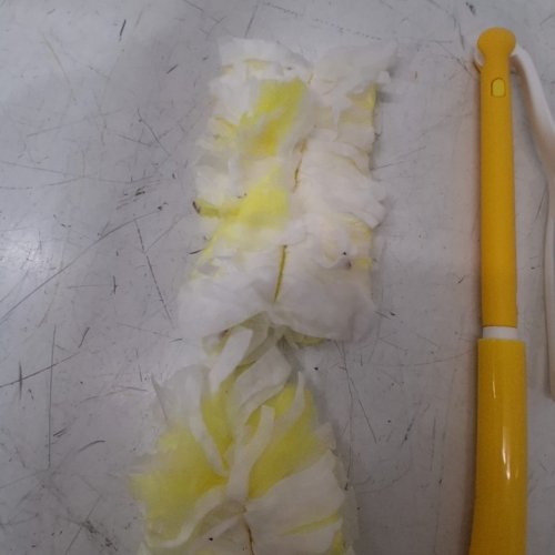SWIFFER HEAVY DUTY SUPER EXTENDER HANDLE DUSTER WITH 4 DUSTER HEADS - 3FT - YELLOW image 3