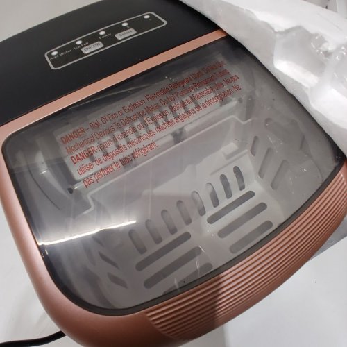 FRIGIDAIRE RETRO STYLE COMPACT ICE CUBE MAKER - 26LBS/DAY - BLACK/ROSE GOLD (MODEL: EFIC512-BLACKRGLD image 4