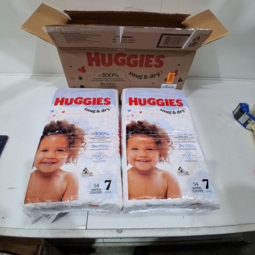 108PK HUGGIES SNUG & DRY DIAPERS - SIZE 7 (41LBS +) - MICKEY MOUSE image 2