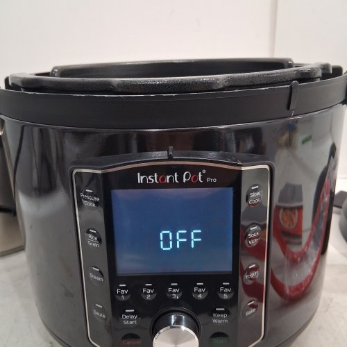INSTANT POT PRO MULTI‑USE PRESSURE COOKER INCLUDES STEAMER & EXTRA SEALING RING, SAFE‑LOCK LID & OVERHEAT PROTECTION - 8QT - BLACK (MODEL: PRO 80) image 2