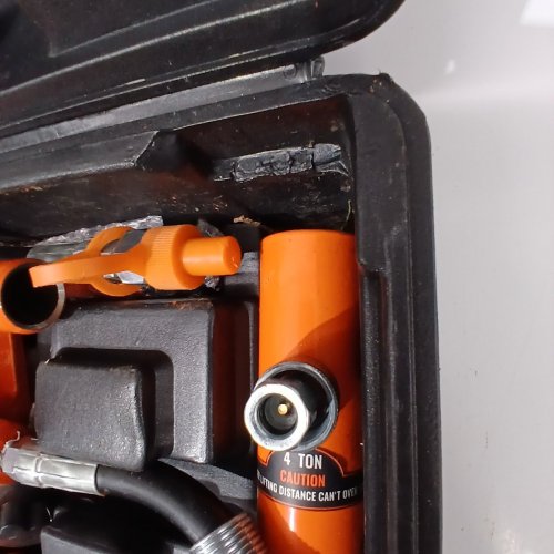 VEVOR PORTABLE HYDRAULIC COMBINED MULTIFUNCTIONAL JACK WITH STORAGE CASE - 4TON - ORANGE (MODEL: ZX02014T) image 6