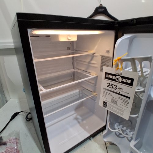 DANBY FREE-STANDING MINI FRIDGE 2.6 CU.FT CONTEMPORARY CLASSIC STYLE (MODEL:DAR026A2BDB-6) image 2