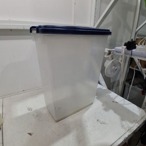 IRIS 69QT. AIRTIGHT PET FOOD CONTAINER image 2