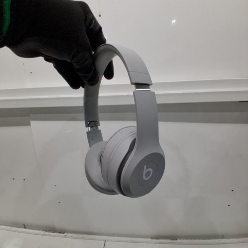 BEATS SOLO 4 - WIRELESS BLUETOOTH ON-EAR HEADPHONES, APPLE & ANDROID COMPATIBLE, UP TO 50 HOURS OF BATTERY LIFE - MATTE GREY (MODEL: A3140) image 7