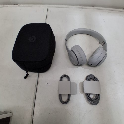 BEATS SOLO 4 - WIRELESS BLUETOOTH ON-EAR HEADPHONES, APPLE & ANDROID COMPATIBLE, UP TO 50 HOURS OF BATTERY LIFE - MATTE GREY (MODEL: A3140) image 9
