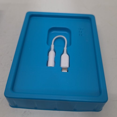 ANKER 3.5MM AUDIO ADAPTER WITH LIGHTNING CONNECTOR - WHITE (MODEL: A8193) image 2