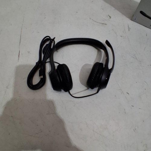 LOGITECH WIRED HEADSET FOR PC/LAPTOP WITH NOISE CANCELLING MICROPHONE - BLACK (MODEL: H390) image 4