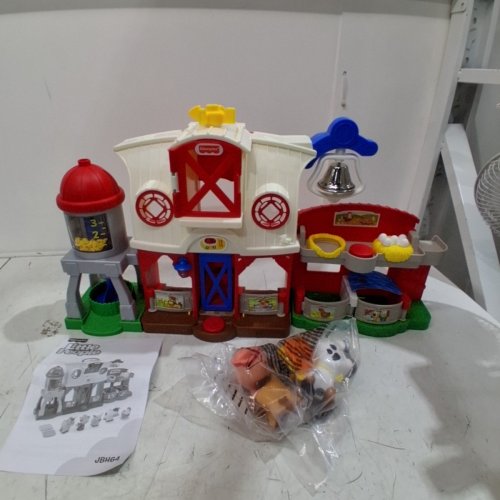 FISHER-PRICE LITTLE PEOPLE INTERACTIVE FARM PLAYSET WITH LIGHT AND SOUNDS (MODEL: JBH64-9997) image 3