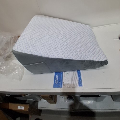 TOUCHUTOPIA COOLING MEMORY FOAM BED WEDGE - 12" X 24" X 24" - BAMBOO (MODEL: HTUS22G6030-NEW) image 2