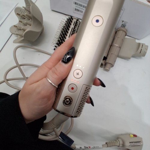 SHARK FLEXSTYLE AIR STYLING & DRYING SYSTEM WITH CURL-DEFINING DIFFUSER - OVAL BRUSH - CONCENTRATOR - AND AUTO-WRAP CURLERS - STONE/ROSE GOLD (MODEL:HD435). image 2