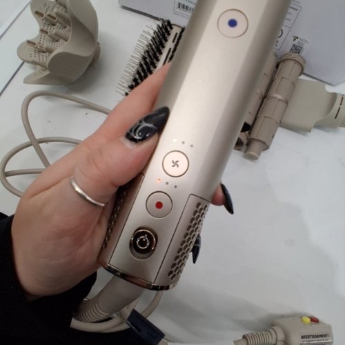 SHARK FLEXSTYLE AIR STYLING & DRYING SYSTEM WITH CURL-DEFINING DIFFUSER - OVAL BRUSH - CONCENTRATOR - AND AUTO-WRAP CURLERS - STONE/ROSE GOLD (MODEL:HD435). image 3