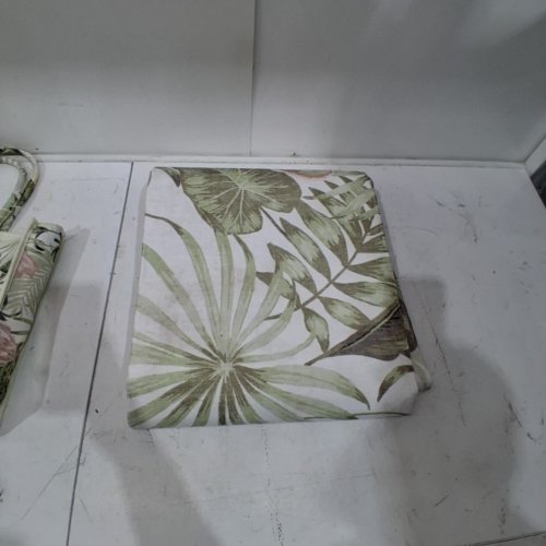 TOMMY BAHAMA INDOOR/OUTDOOR TROPICAL LEAF AREA RUG - 5FT X 7FT - MULTI-COLOUR (MODEL: 1992252) image 2
