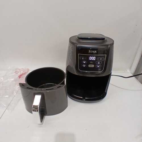 NINJA XL 5-IN-1 AIR FRYER - 5.5QT. CAPACITY - BLACK (MODEL: AF150WMC) image 3