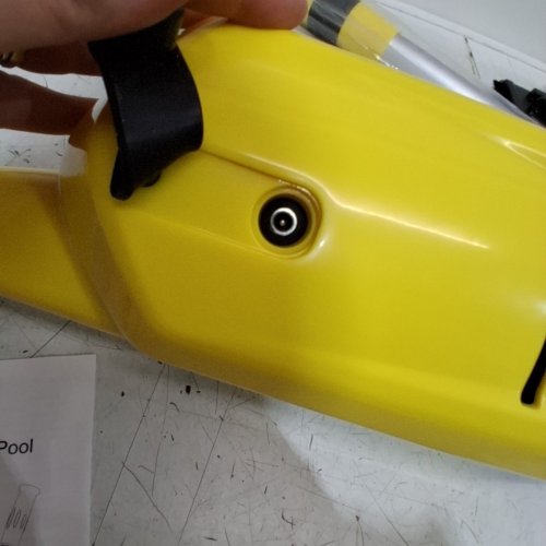 EFURDEN RECHARGEABLE HANDHELD POOL VACUUM CLEANER - 6000MAH 33.5"-69"L - YELLOW (MODEL: EDHV01) image 3