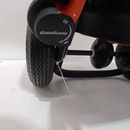 SCOTTS TURF BUILDER PRO EDGEGUARD BROADCAST SPREADER - BLACK (MODEL: 75150) image 4