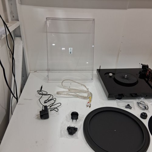 PRO-JECT DEBUT CARBON EVO - AUDIOPHILE TURNTABLE WITH CARBON FIBER TONEARM - ELECTRONIC SPEED SELECTION WITH PRE MOUNTED ORTOFON PHONO CARTRIDGE - GLOSS BLACK (MODEL: 096106) image 4