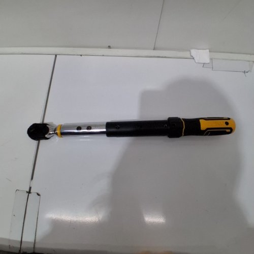 DEWALT DIGITAL TORQUE WRENCH WITH HEAVY DUTY CASE - 3/8" DRIVE - 5-100FT/LBS - BLACK/YELLOW (MODEL: DWMT17061) image 4