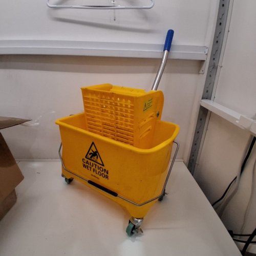 MINDREADER PROFESSIONAL COMMERCIAL WRINGER MOP BUCKET - 20L - YELLOW (MODEL: MOPT20-YLW) image 2