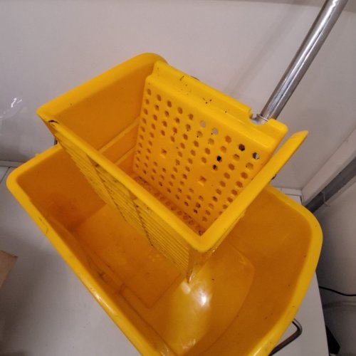 MINDREADER PROFESSIONAL COMMERCIAL WRINGER MOP BUCKET - 20L - YELLOW (MODEL: MOPT20-YLW) image 3