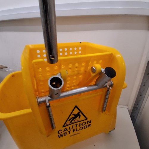 MINDREADER PROFESSIONAL COMMERCIAL WRINGER MOP BUCKET - 20L - YELLOW (MODEL: MOPT20-YLW) image 4
