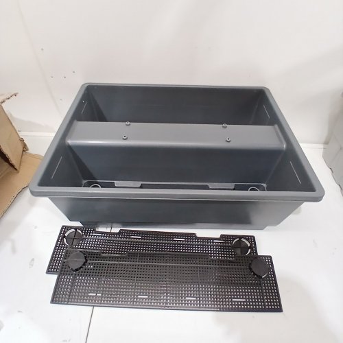 PURE GARDEN OUTDOOR PLASTIC RAILING PLANTER, 2.75" X 15.25" X 8" - GREY (MODEL:50-LG1462) image 2