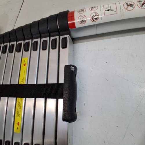 HEAVY DUTY MULTI PURPOSE TELESCOPIC EXTENDING LADDER - 10.5FT - SILVER (MODEL: SM2) image 4