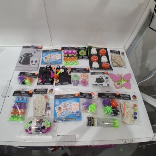 20PC+ HALLOWEEN ASSORTED CRAFT AND NOVELTY ITEMS - MULTICOLOR image 2