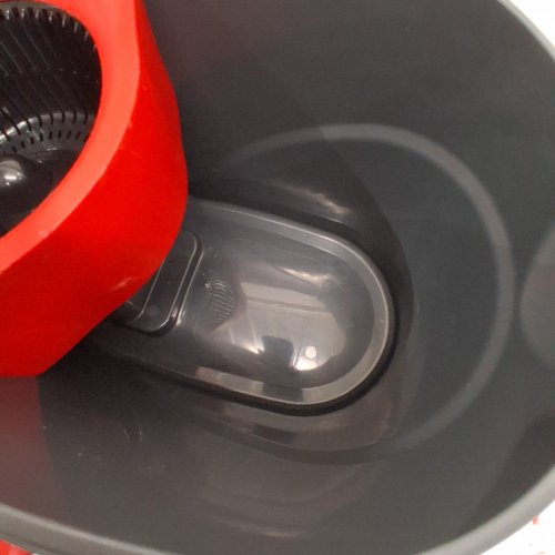 4PC VILEDA EASY WRING AND CLEAN MICROFIBRE MOP AND BUCKET WITH POWER SPIN WRINGER AND REFILLS - 22"-48" - BLACK/RED (MODEL: 134289) image 4