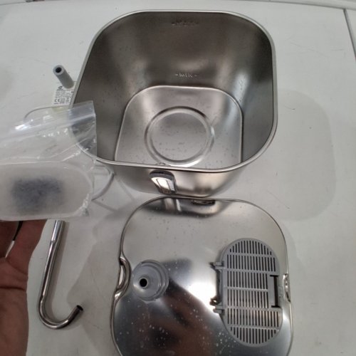 STAINLESS STEEL PET WATER FOUNTAIN - 2.2L - SILVER image 5