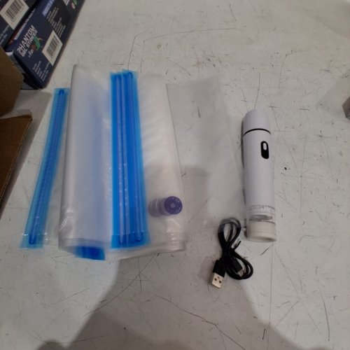 UNBRANDED HANDHELD PORTABLE VACUUM SEALER WITH BAGS - WHITE (MODEL: VM4) image 4