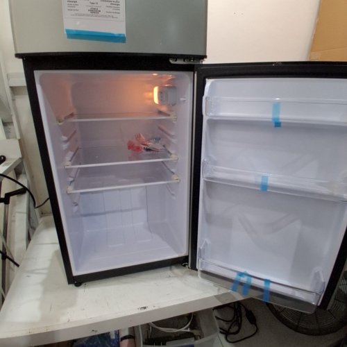 FRIGIDAIRE STAINLESS STEEL 2 DOOR FRIDGE/FREEZER - 4.5 CU FT. - SILVER/BLACK (MODEL: EFR463-B) image 5