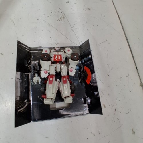 HASBRO TRANSFORMERS GENERATIONS STUDIO SERIES GAMER EDITION #09 AUTOBOT RATCHET - 6.5" - WHITE/RED (MODEL: F8770) image 3
