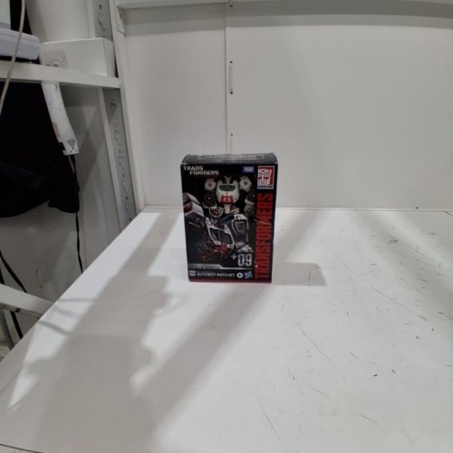 HASBRO TRANSFORMERS GENERATIONS STUDIO SERIES GAMER EDITION #09 AUTOBOT RATCHET - 6.5" - WHITE/RED (MODEL: F8770) image 4