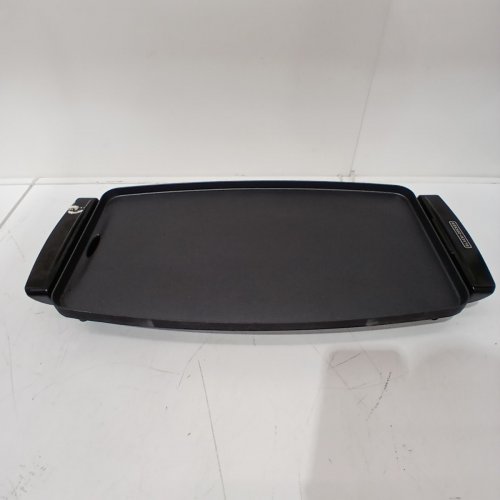 BLACK + DECKER FAMILY SIZE ELECTRIC GRIDDLE WITH REMOVABLE TRAY - 10'' X 18" - BLACK (MODEL: GD1810BC) image 3