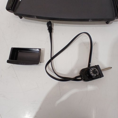 BLACK + DECKER FAMILY SIZE ELECTRIC GRIDDLE WITH REMOVABLE TRAY - 10'' X 18" - BLACK (MODEL: GD1810BC) image 4