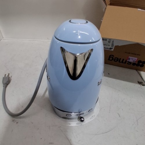 SMEG 50'S RETRO STYLE ELECTRIC KETTLE WITH VARIABLE TEMPERATURE - 1.7L CAPACITY - PASTEL BLUE (MODEL: KLF04PBUS) image 3