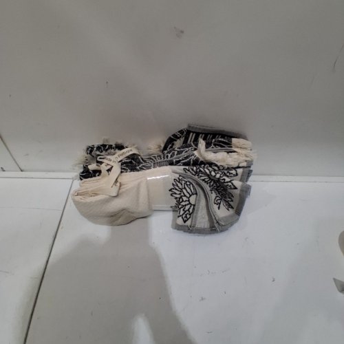 4PK MADE IN PORTUGAL KITCHEN TOWELS - 20" X 28" - BLACK/ WHITE (MODEL: 3400770) image 2