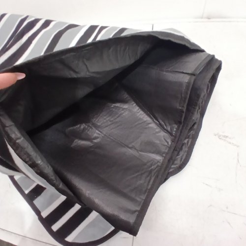 PORTABLEAND PICNIC OUTDOOR SAND PROOF BLANKET -LARGE - BLACK/WHITE image 4